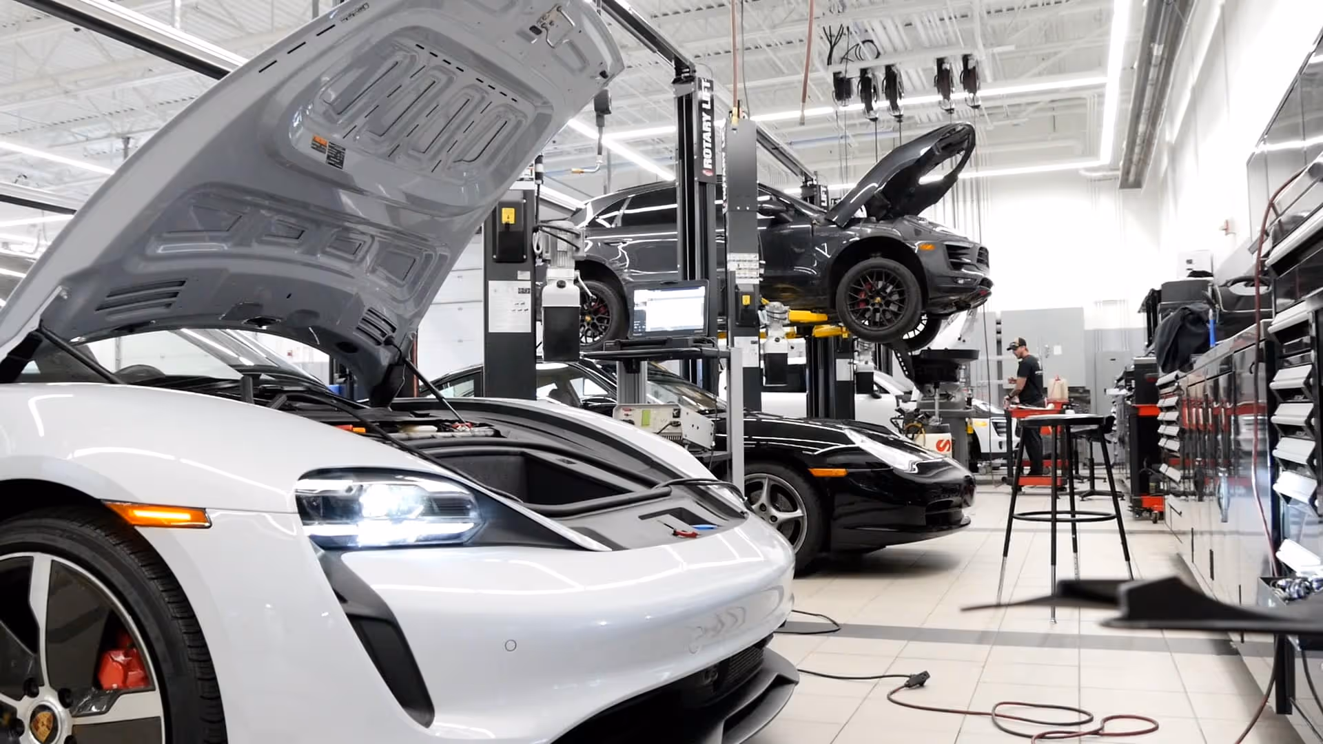 Porsche Service Center